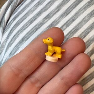 Vintage 2000 Polly Pocket Petland House Yellow DOG ONLY